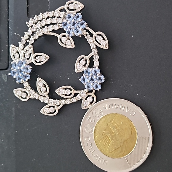 Sterling Silver London Blue Topaz Flower Pendant - Picture 4 of 4